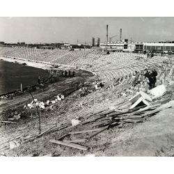 Budowa stadionu sportowego („Stomil”) z okazji Dożynek Centralnych ‘78, które odbyły się w Olsztynie, lata 70. XX wieku (APO, sygn. 1141/4465)
