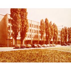 Dawna siedziba Komitetu Wojewódzkiego PZPR w Olsztynie przy ulicy Głowackiego – obecnie Urząd Marszałkowski Województwa Warmińsko-Mazurskiego, lata 70. XX wieku, (APO, sygn. 754/773)