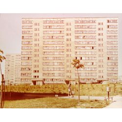 Bloki przy ulicy Dworcowej, lata 70. XX wieku (APO, sygn. 754/773)