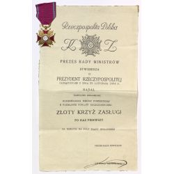 Złoty Krzyż Zasługi nadany Karlowi Małkowi w 1938 roku za zasługi na polu pracy społecznej